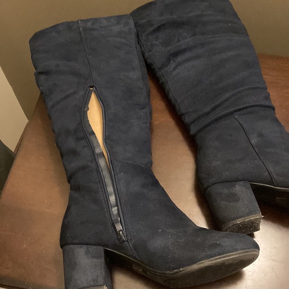 Refresh Navy Faux Suede Boots, size 8.5 pull on with 1/2 zipper - Picture 6 of 16